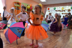 Танец-Веселые-зонтики-группа6-2-min
