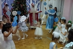 Танец-снежинок-8-группа